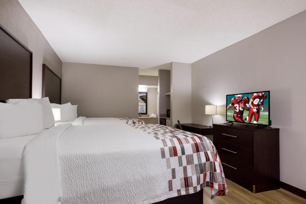 Deluxe Room with Two Double Beds Smoking interior